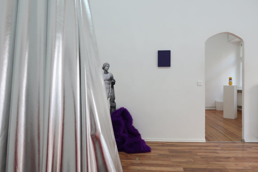 Solo show Marta Colombo, Feeling purple, co-curated with Valentina Galossi ©Retramp